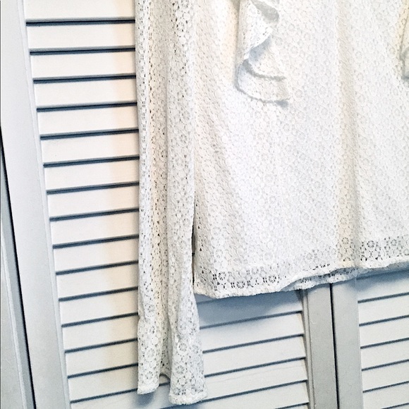 NWOT Simple Flavor White Ruffle Lace Poet Blouse M - Picture 5 of 15